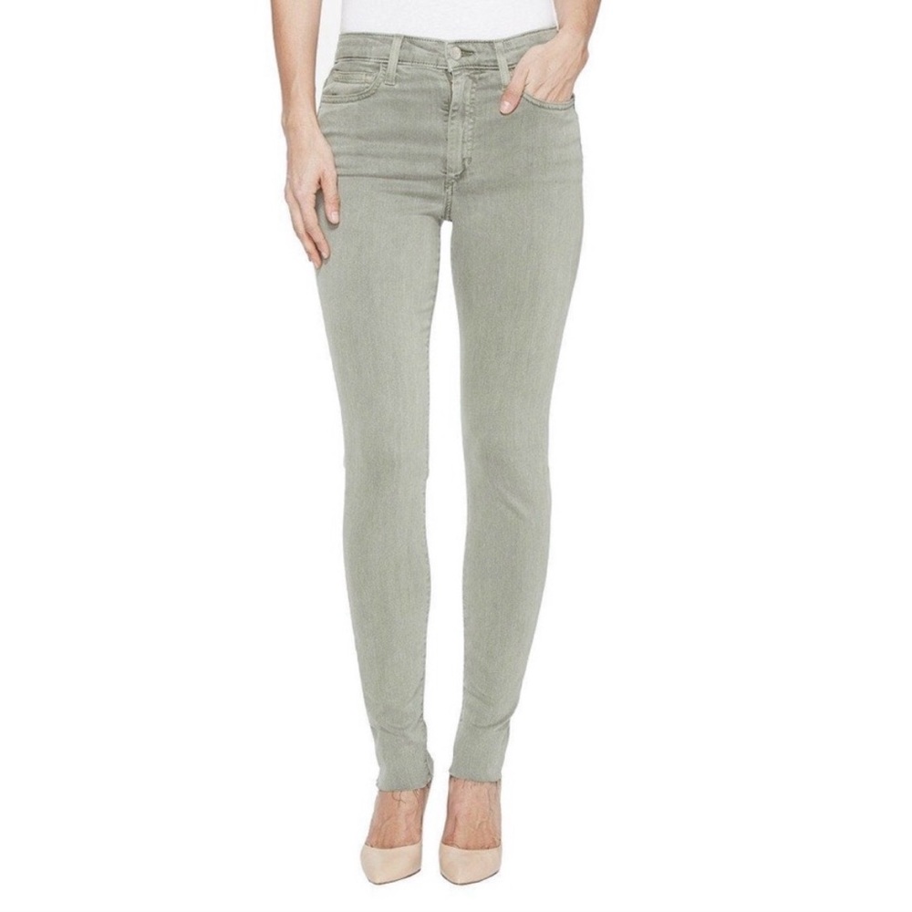 Joe’s Jeans Moss Green Denim Raw Fringe Hem Jegging Skinny Jeans. EUC